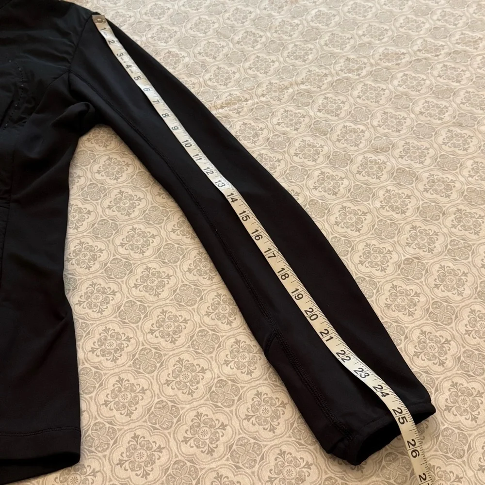 lululemon Run For Cold Pullover Size 6